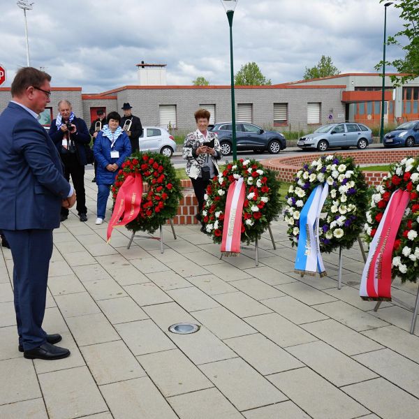 Bürgermeister Herbert Janschka bei der KZ Gedenkfeier im Park der Erinnerung